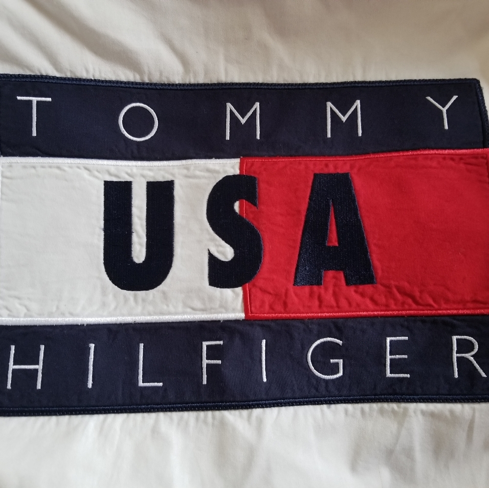 Vintage Tommy Hilfiger spell out flag Size XL NWT